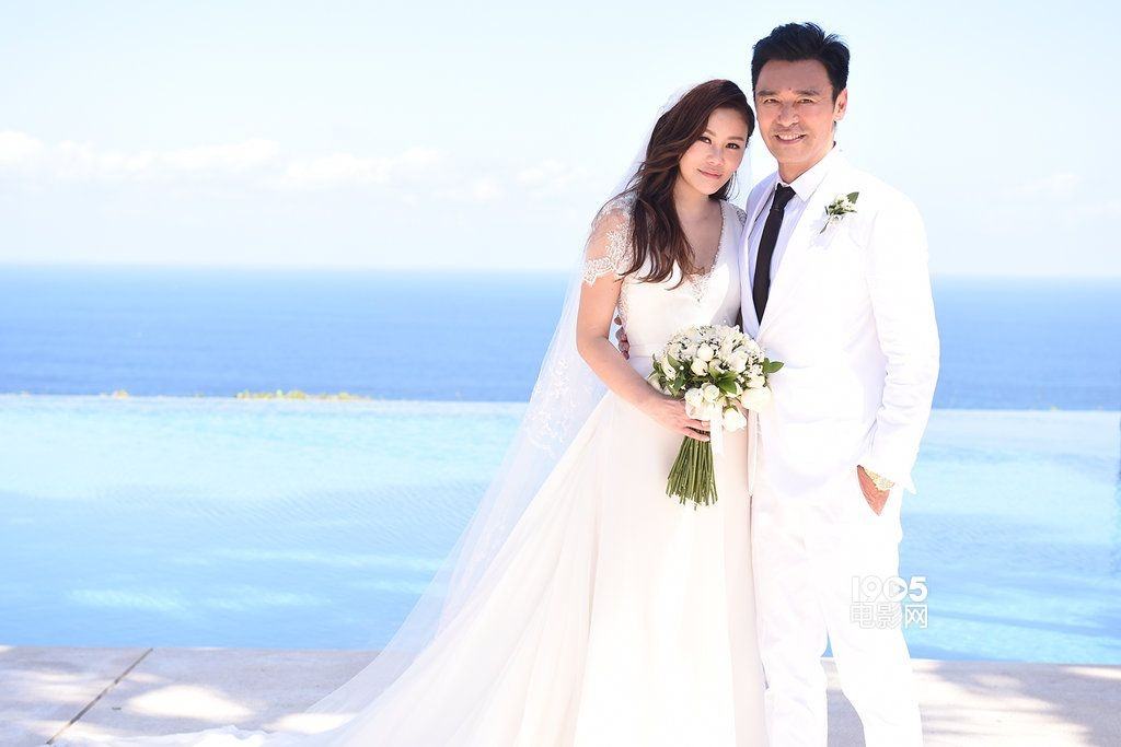 钟镇涛和章小蕙结婚10年负债2.5亿，为何和范姜在一起4年就上岸了