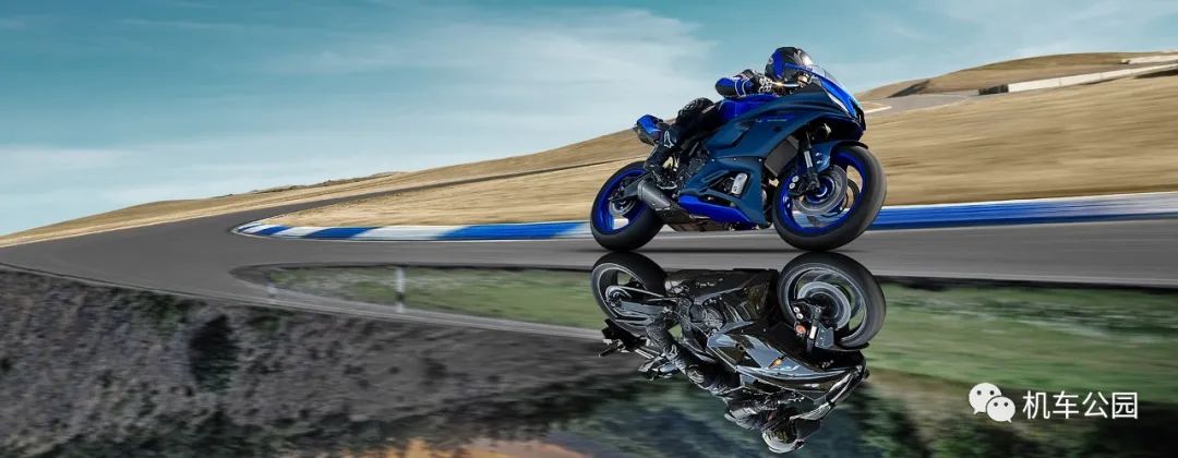 8999美元，雅马哈发布2022款R7，车身比R3还窄