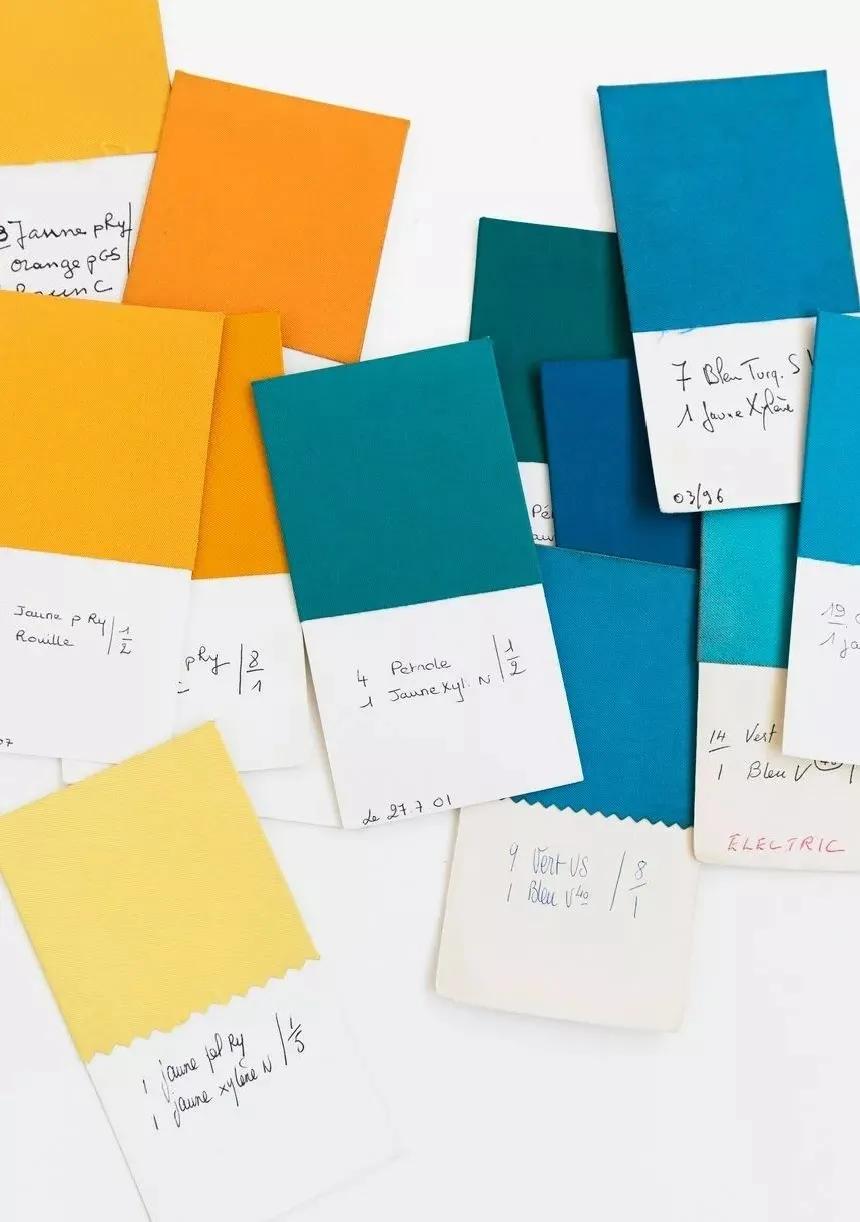 最喜欢的一条爱马仕丝巾,时尚必备独特设计的基础丝巾推荐