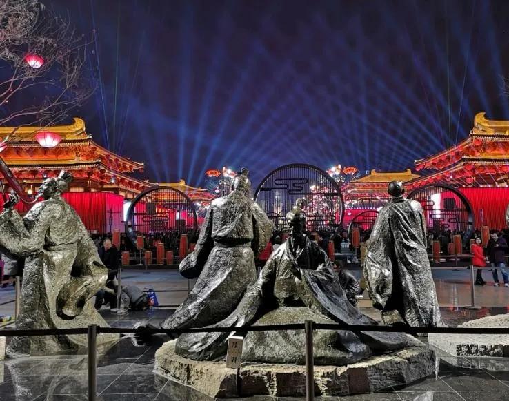 西安大唐不夜城值得去吗,西安大唐不夜城人气爆棚心念旧巷