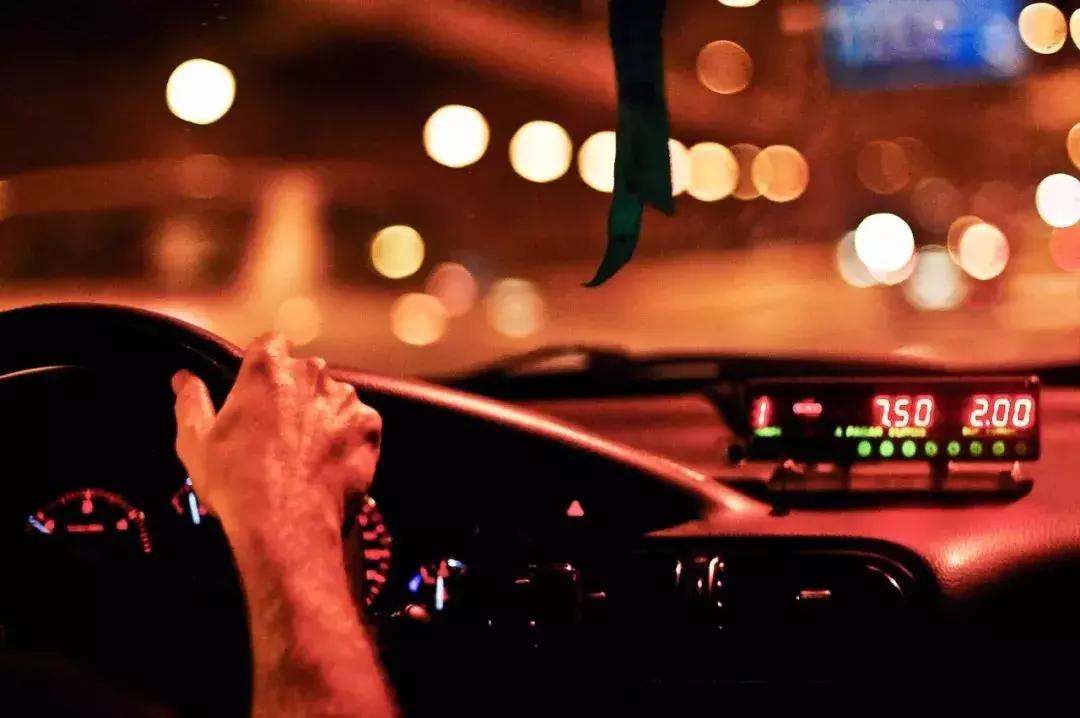 致敬每一位辛勤劳动者的话,致敬每一个努力奋斗的劳动者