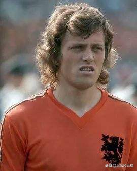 震惊足坛的十大暴力远射,绿茵之巅进球