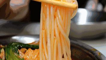 胆敢与口罩争宠！螺蛳粉，你到底牛X个啥？