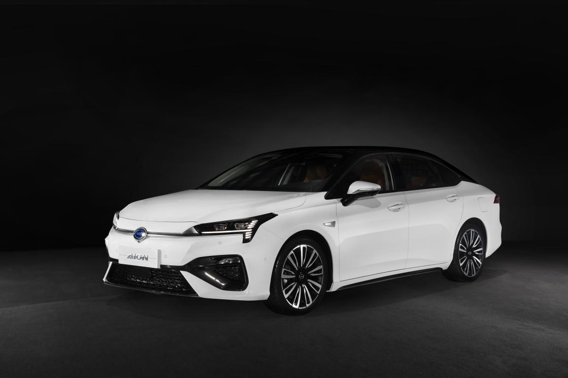 byd电动车新能源2024混动,byd电动车新能源续航1400公里