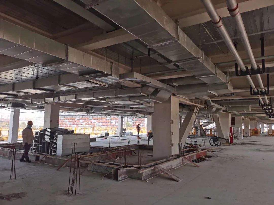 上海浦东足球场照片,上海浦东专业足球场效果图