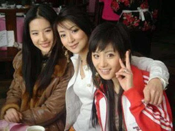 杨幂是不是又回到以前的样子了,杨幂其实大家都不容易互相理解吧