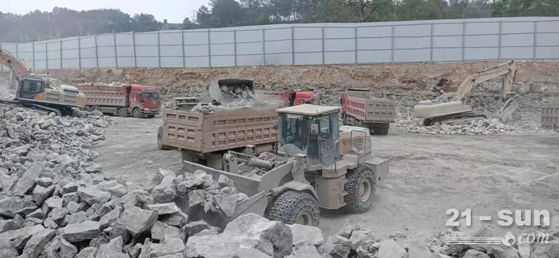 建筑工地多功能小型砂石装载机,建筑工地赚钱好项目