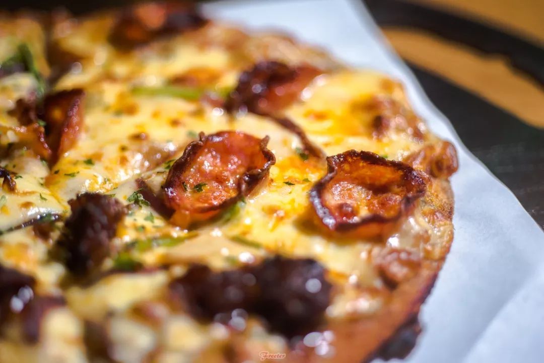 这是一家神奇Pizza小店，居然默默霸占着海口点评西餐榜TOP1