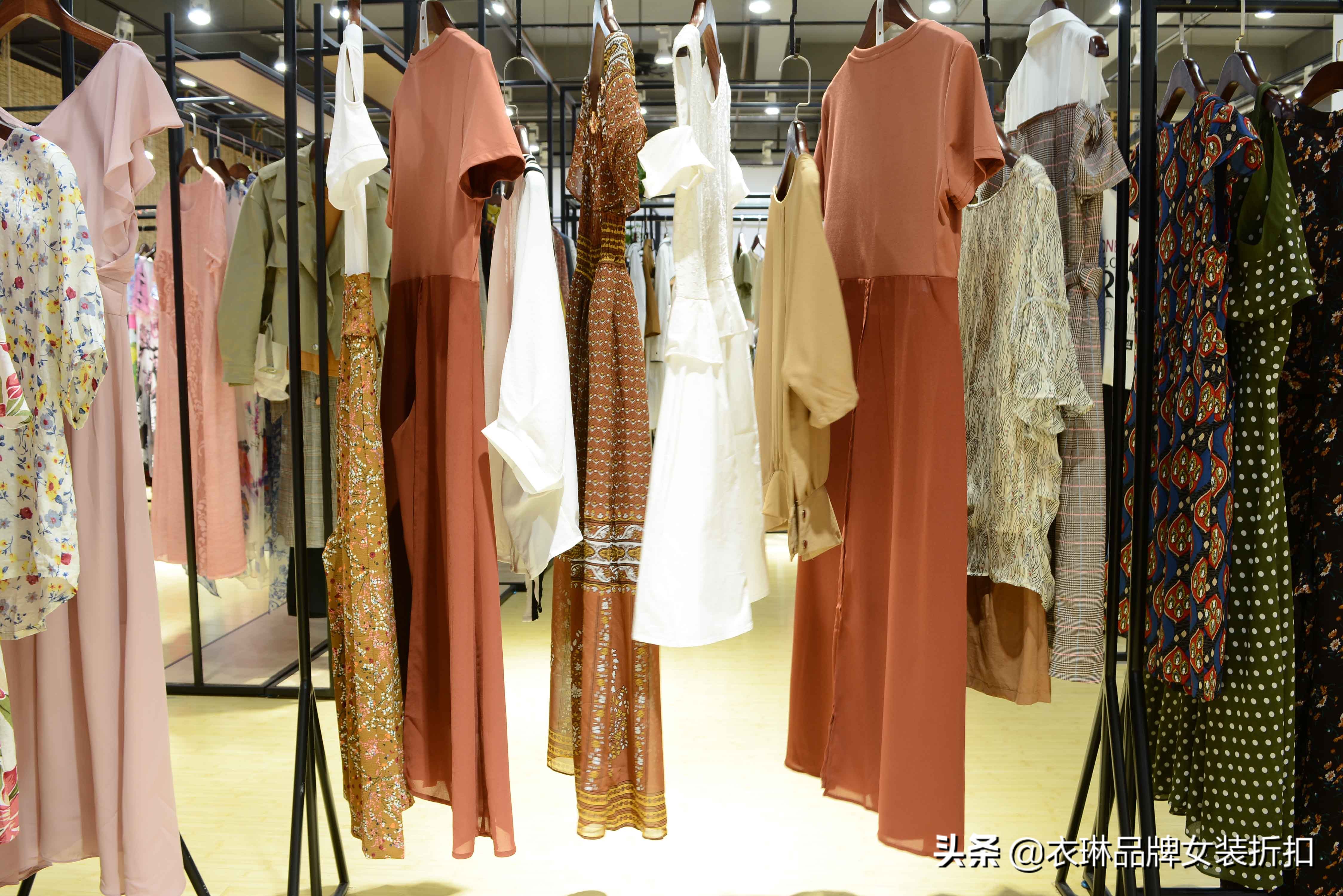 国内一二线品牌女装折扣进货渠道,女装网上怎么拿货靠谱