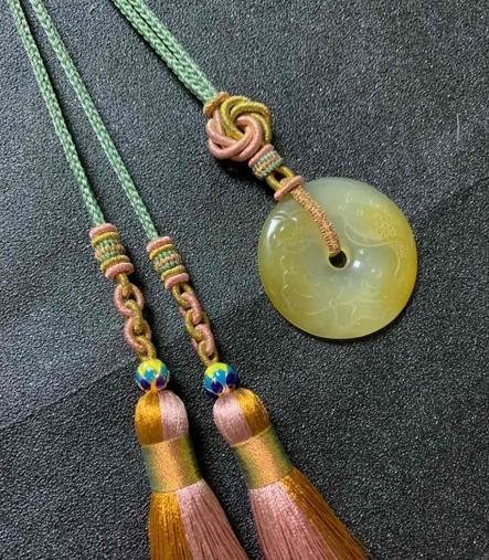 一根绳子编玉简单,用绳编玉石