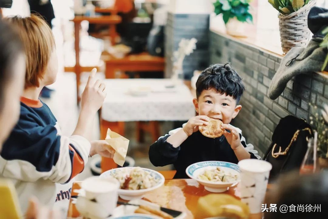 徐州凉皮开到悉尼！健身私教亲手烹制！美味到极致，还有变态辣…