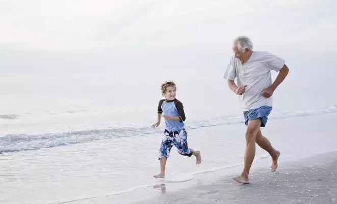 慢跑哪款跑鞋最好,慢跑初学者跑几公里