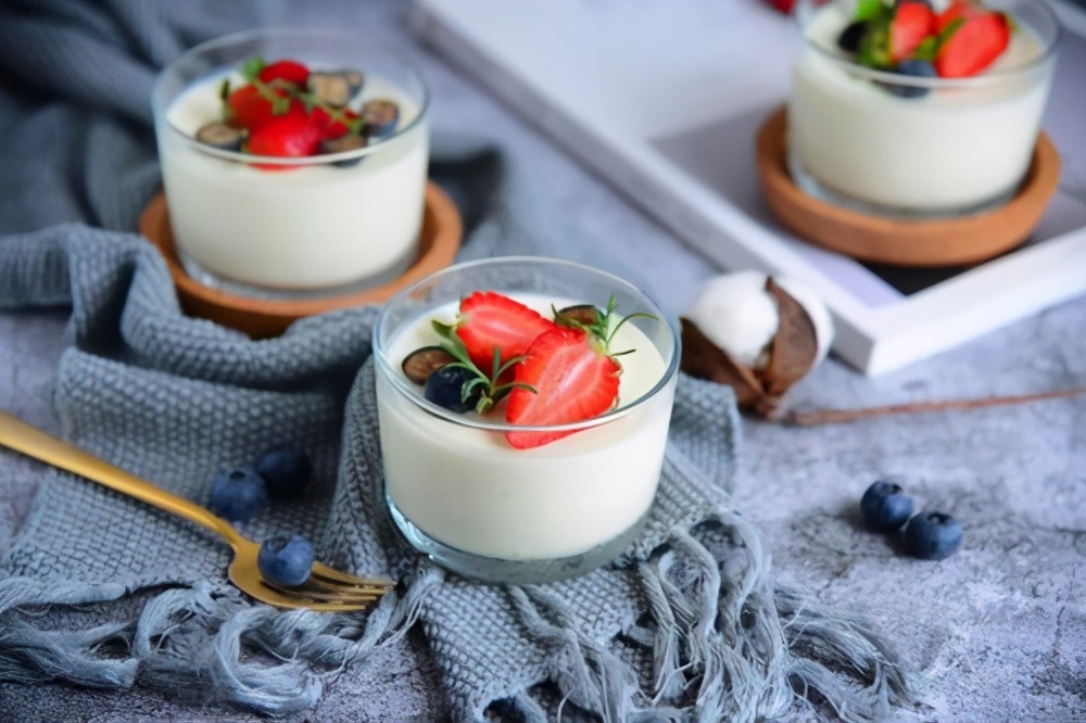 牛奶能和苹果一起吃吗有没有营养,请问牛奶和苹果可以一起吃吗