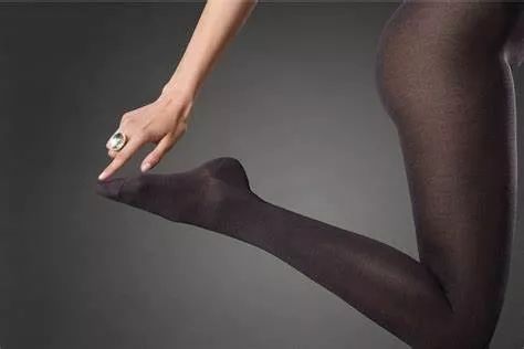 共享*袜丝**？|把*袜丝**穿好是每个女人的基本功