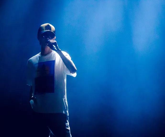 新歌1分钟评论破万！许嵩，这十年你去哪了？