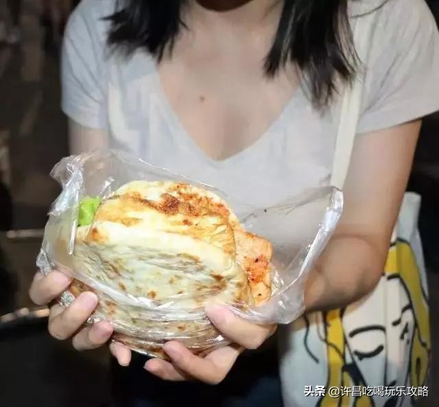 许昌学院南门好停车吗,许昌学院南门附近美食