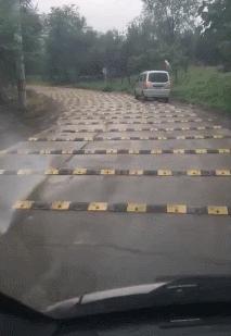 神回复：我舅在澳门买了七百多鞋送我了，这是什么鞋啊？