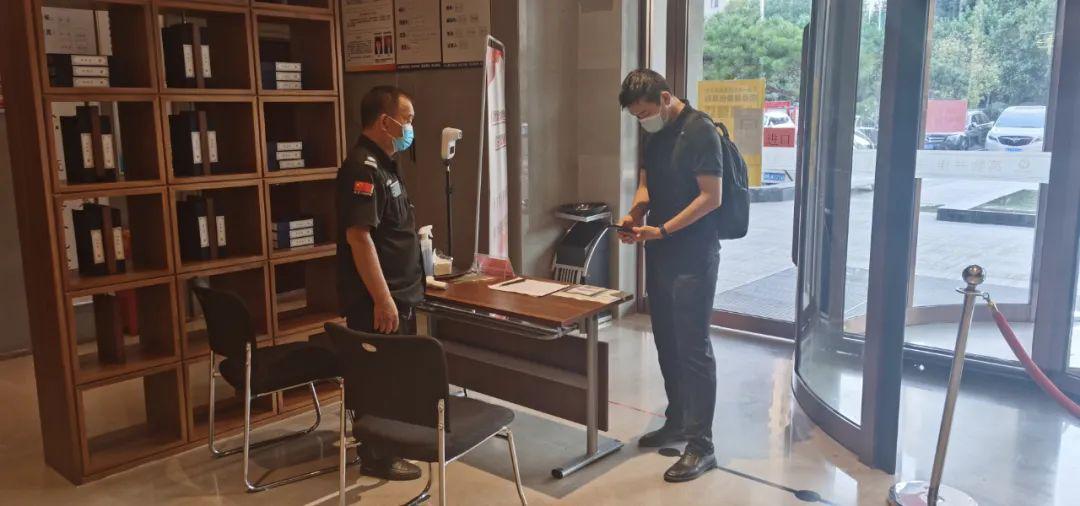 助力疫情防控我们在行动图片,助力疫情防控尽显责任担当