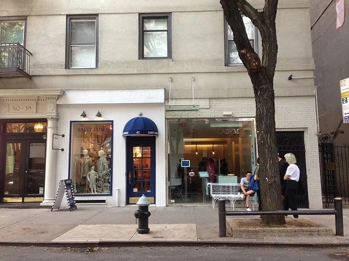 店员像柜姐、配送用劳斯莱斯，贵妇蛋糕卷成啥样了？