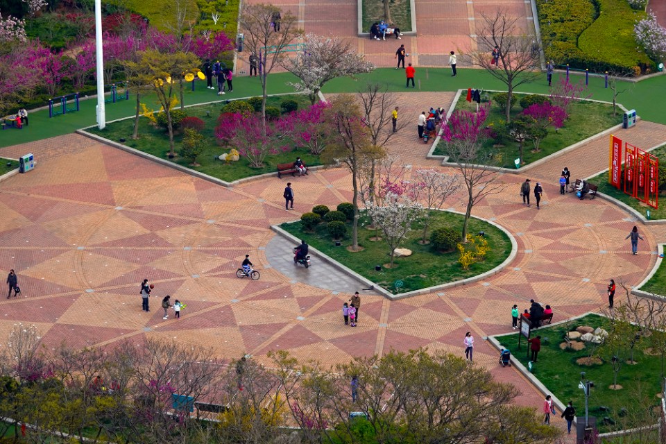 面朝大海春暖花开的背景音乐,面朝大海春暖花开歌曲