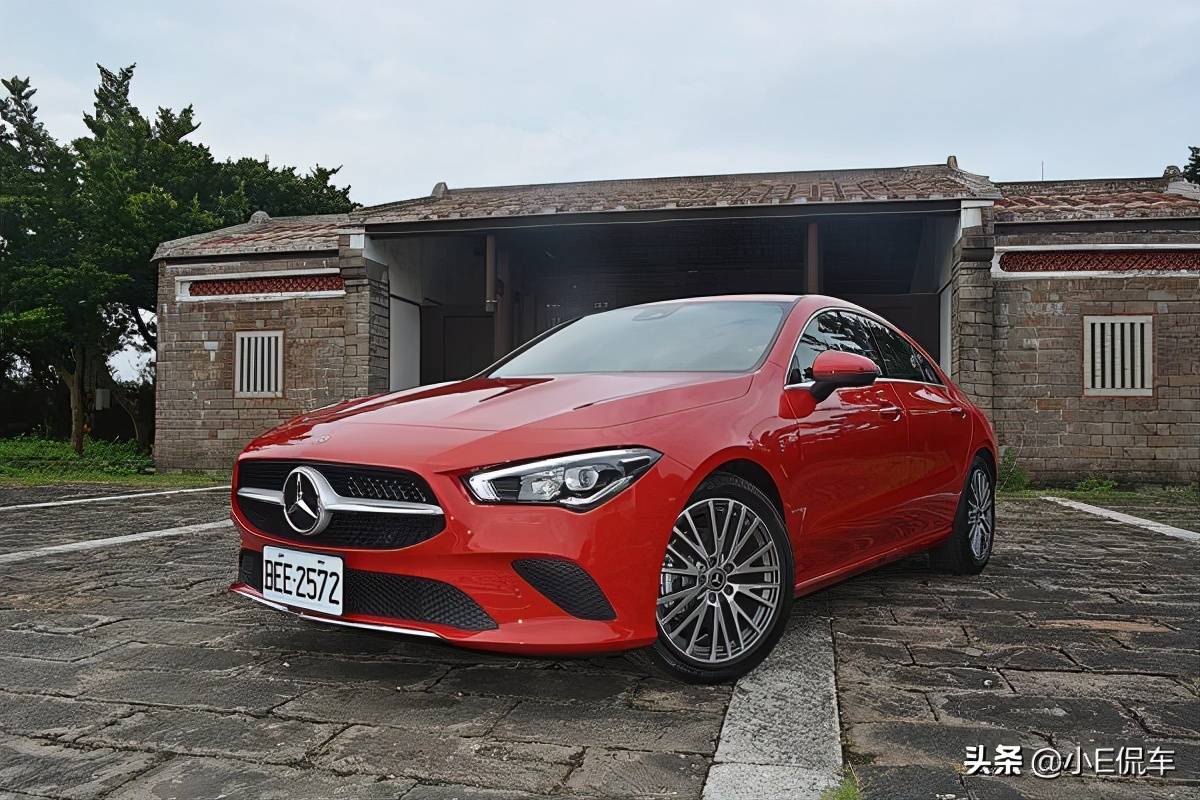 奔驰cla200动感和时尚的区别,新款奔驰cla200试驾视频