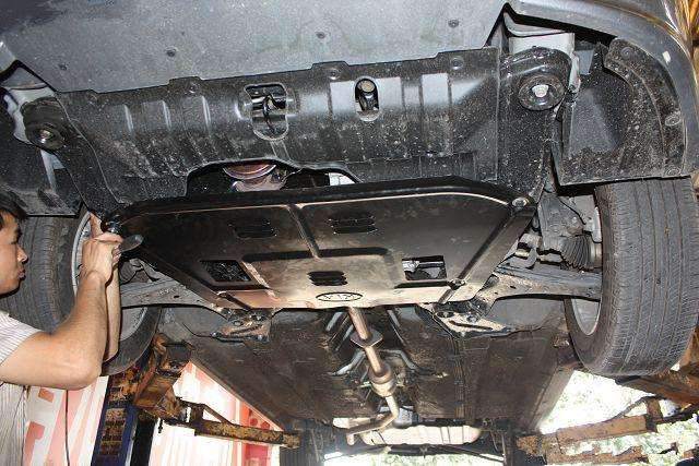 需要安装发动机护板和底盘装甲吗,新车底盘装甲和护板有必要吗