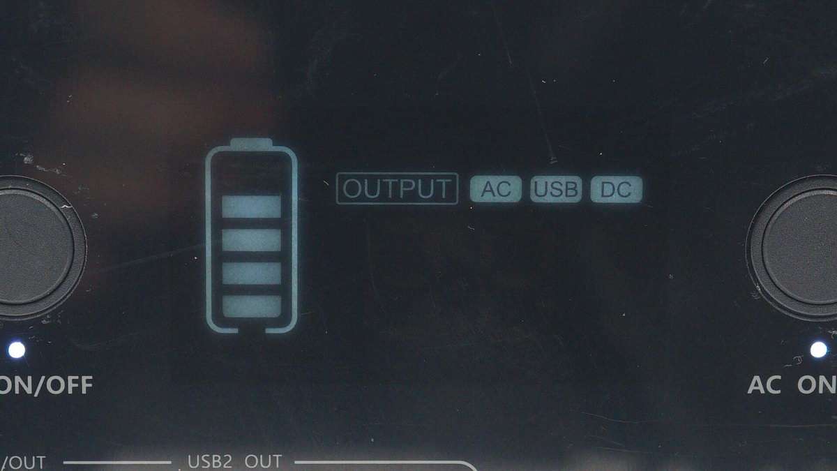 公牛便携式电源拆解,公牛1800w户外电源拆解