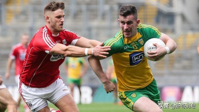 足球门将什么时候不可以用手,足球为什么可以用头不能用手