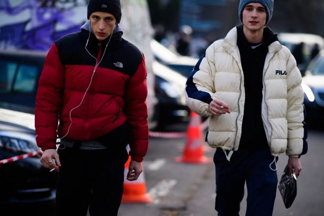 别再穿烂大街的小白鞋了,别再穿烂大街的外套