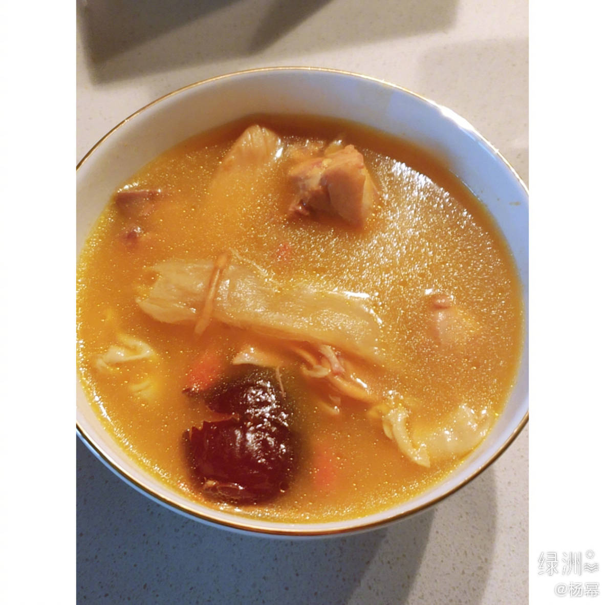 当归黄芪乌鸡补气血养生汤,当归党参黄芪花胶乌鸡汤做法