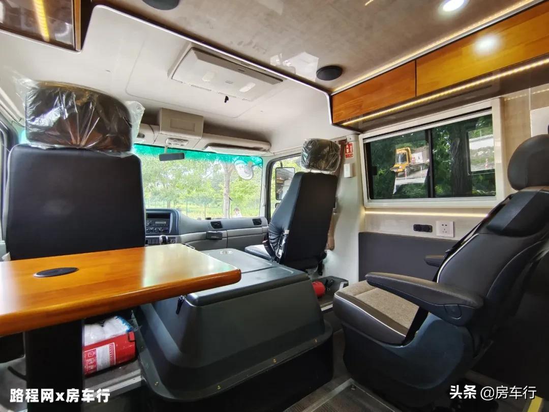 东风四驱挑战者越野房车试驾视频,东风挑战者四驱越野房车