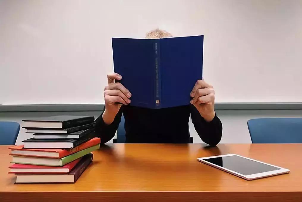 中级经济师哪个专业含金量比较高,本科十大热门专业就业前景