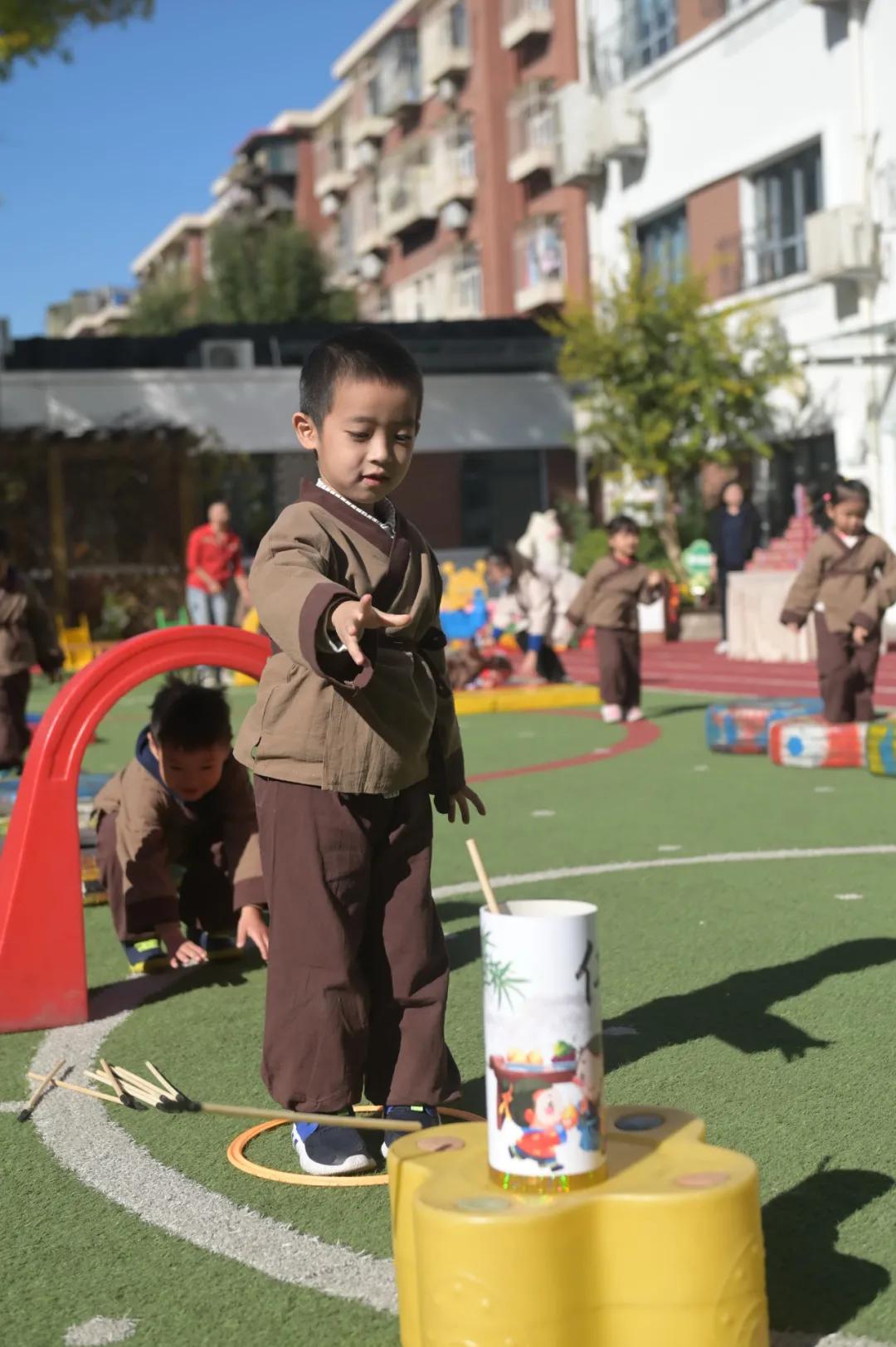 民族团结润童心家园携手共成长——和平五幼举行2021年秋季民族运动会