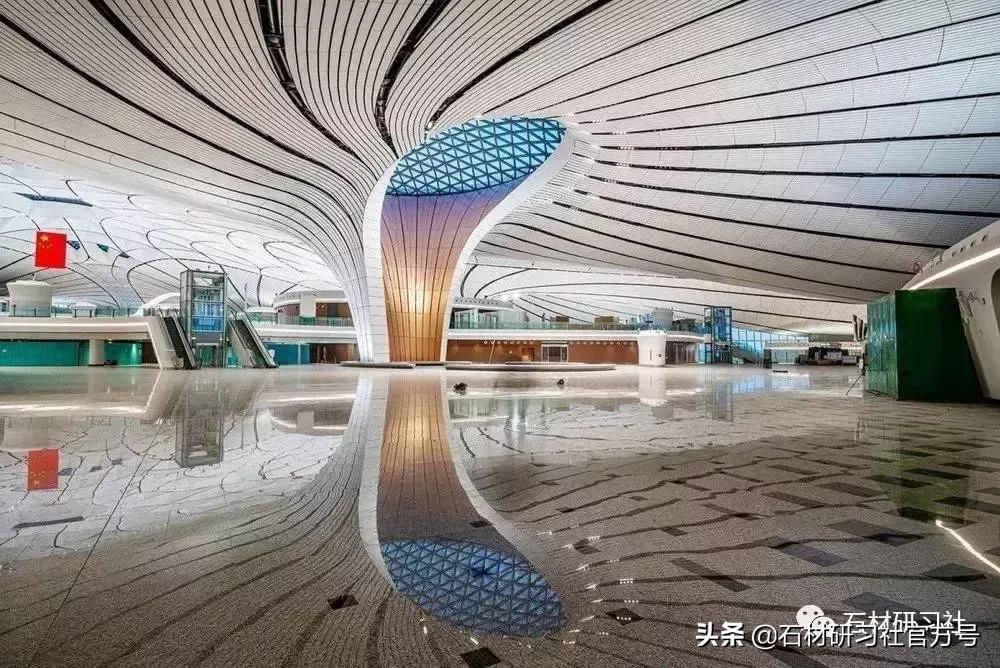 金凤凰机场,北京大兴国际机场凤凰展翅航站楼