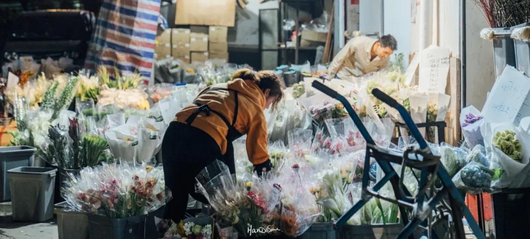 武汉地铁循礼门鲜花花市,武汉循礼门花市蓝色玫瑰