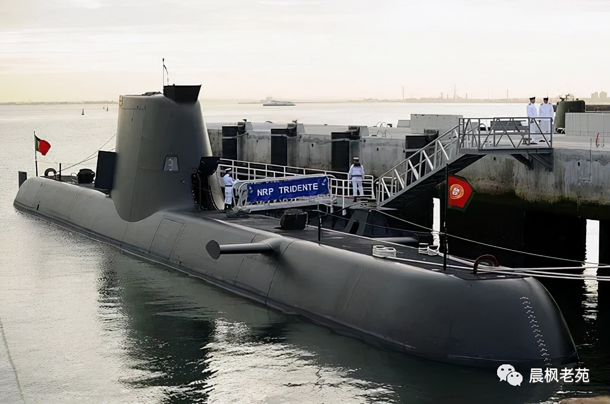 苍龙级潜艇指挥塔高度,潜艇指挥塔内部