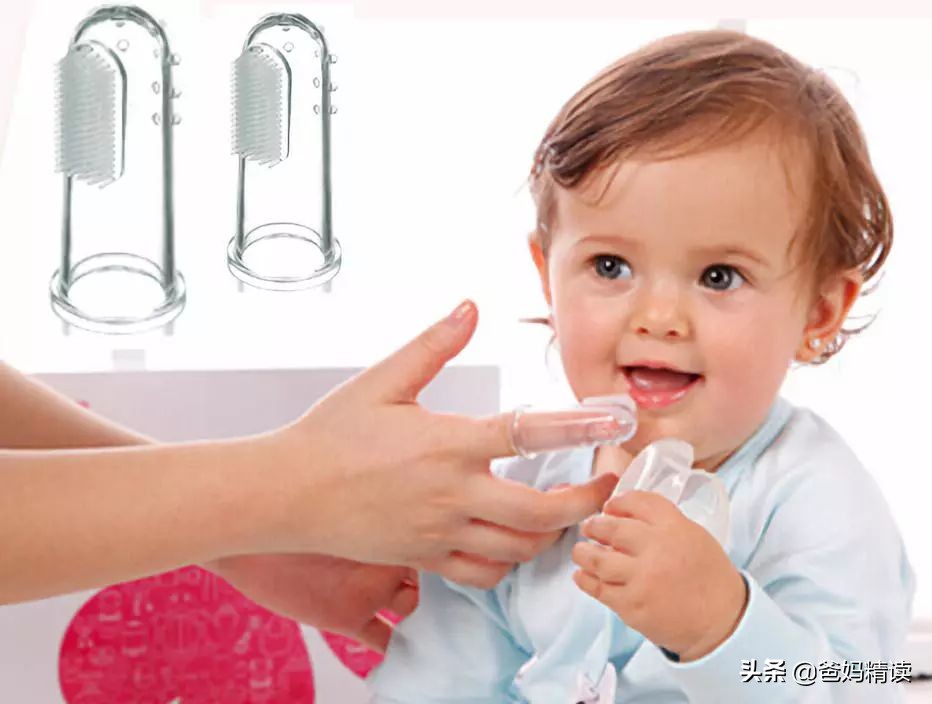 宝宝第一次刷牙用什么牙刷和牙膏,宝宝刷牙时选对牙刷和牙膏很重要