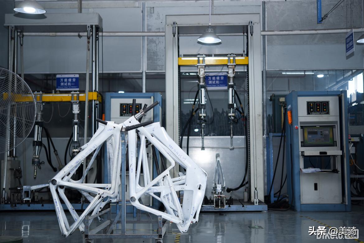 碳纤维车架快客,顶级碳纤维车架制造