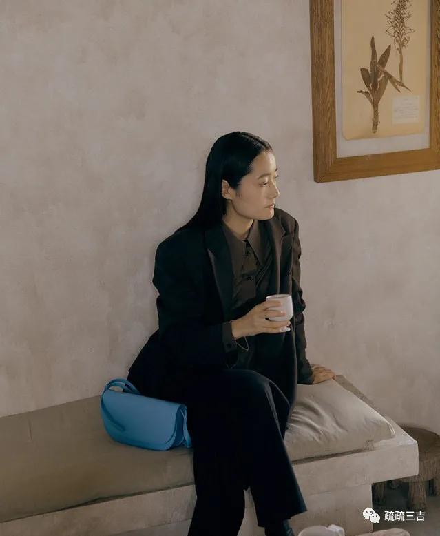 韩剧小女孩看上一款包,韩国小姐姐都背什么包包