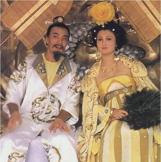 90年代女歌手林芳兵,林芳兵周洁哪个更美