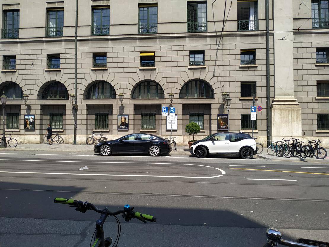 奥迪r8新能源版,奥迪r8新能源