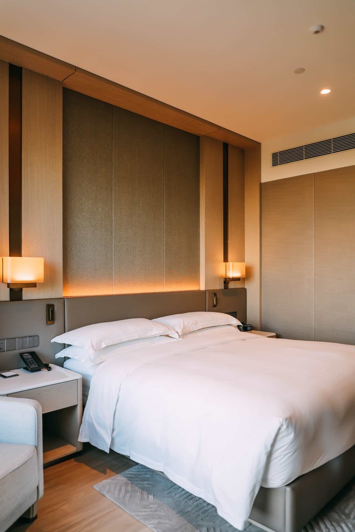 深圳南山希尔顿逸林酒店一室一厅,南山希尔顿逸林酒店介绍