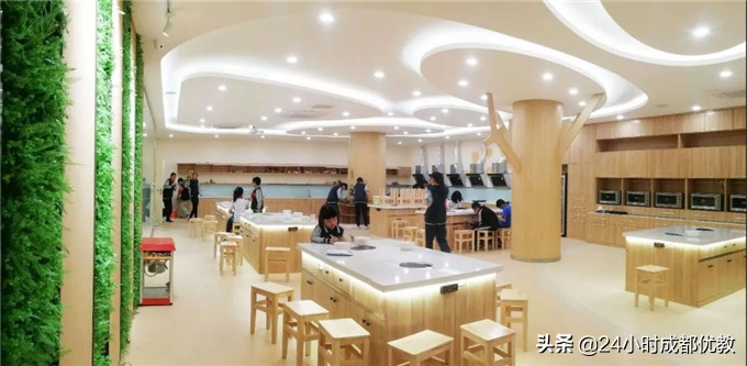 不用吆喝，学校办的好，家长最有发言权！孩子最有体验感！