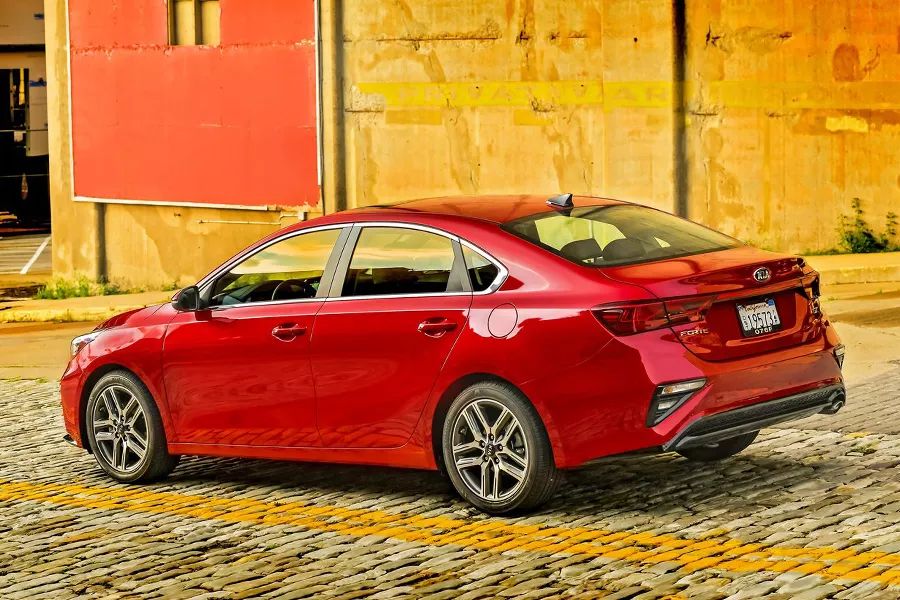 2021款起亚k3和23款朗逸对比,朗逸和起亚k3哪个省油