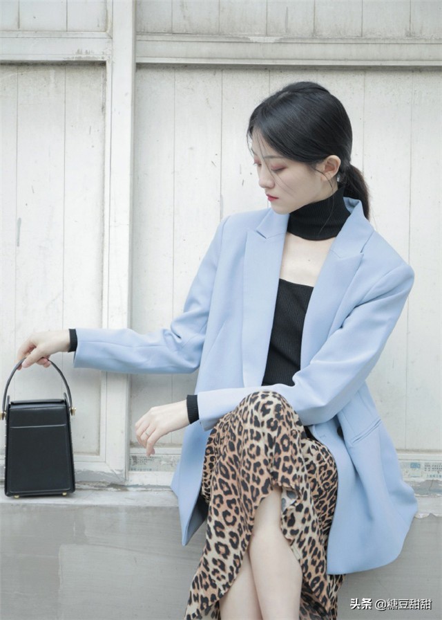 越讲究的女人越喜欢“蓝色”，最全的“组色搭配”在这，值得借鉴