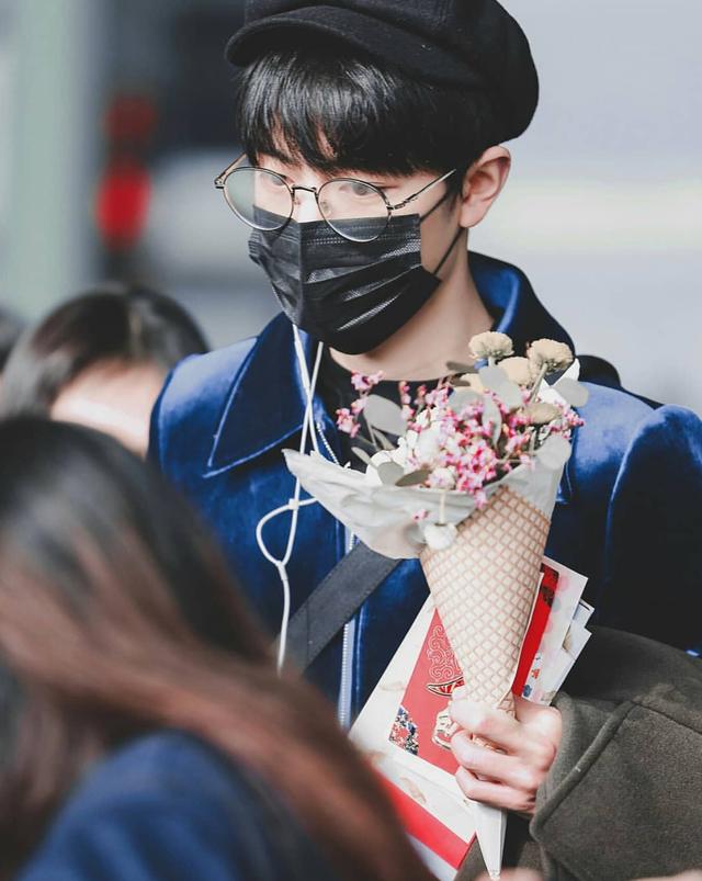 肖战穿衣风格越来越像王一博,肖战穿搭是什么风格