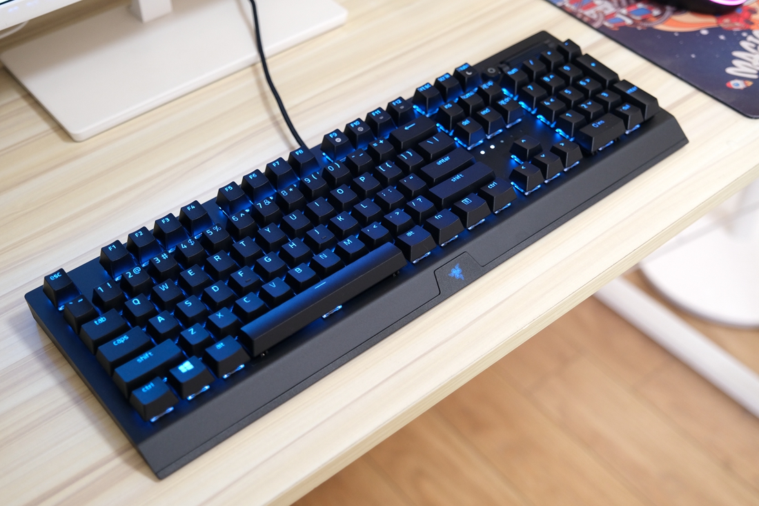 雷蛇黑寡妇蜘蛛v3无线pro机械键盘,雷蛇黑寡妇蜘蛛键盘灯光设置教程