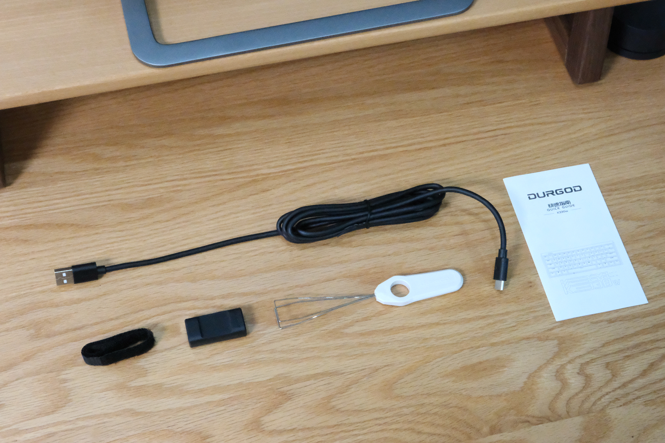 杜伽键盘k330w开箱,机械革命k330键盘