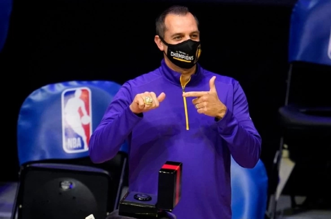 官宣篮网签约新援,沃神加盟马刺