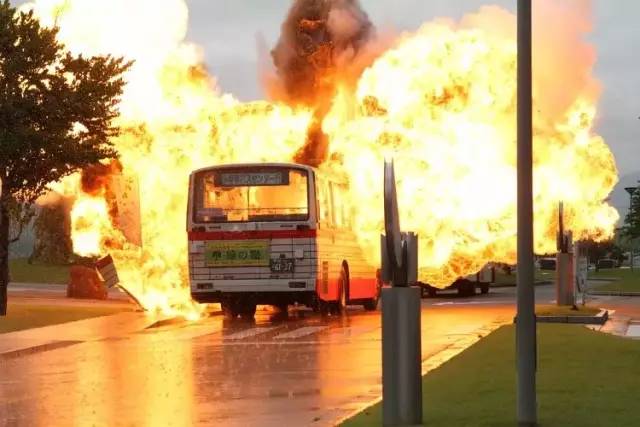 结局赤裸裸的讽刺,这部日本片,值得5星推荐一下